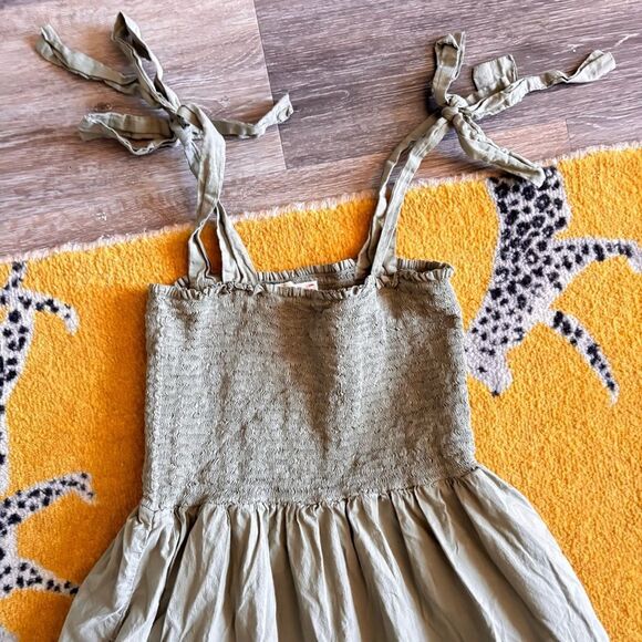 XIRENA Lorraine Dress in sand olive size medium - Picture 4 of 5